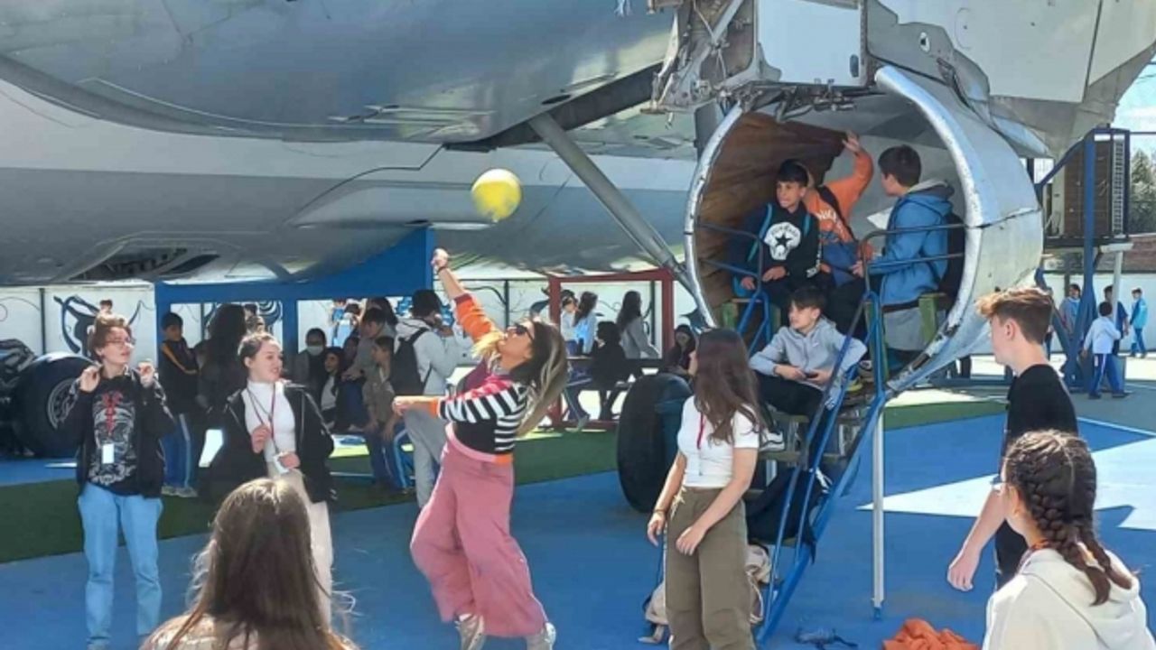 Misak-ı Milli Ortaokulu, 5 ülkeden 24 öğrenciyi misafir ediyor