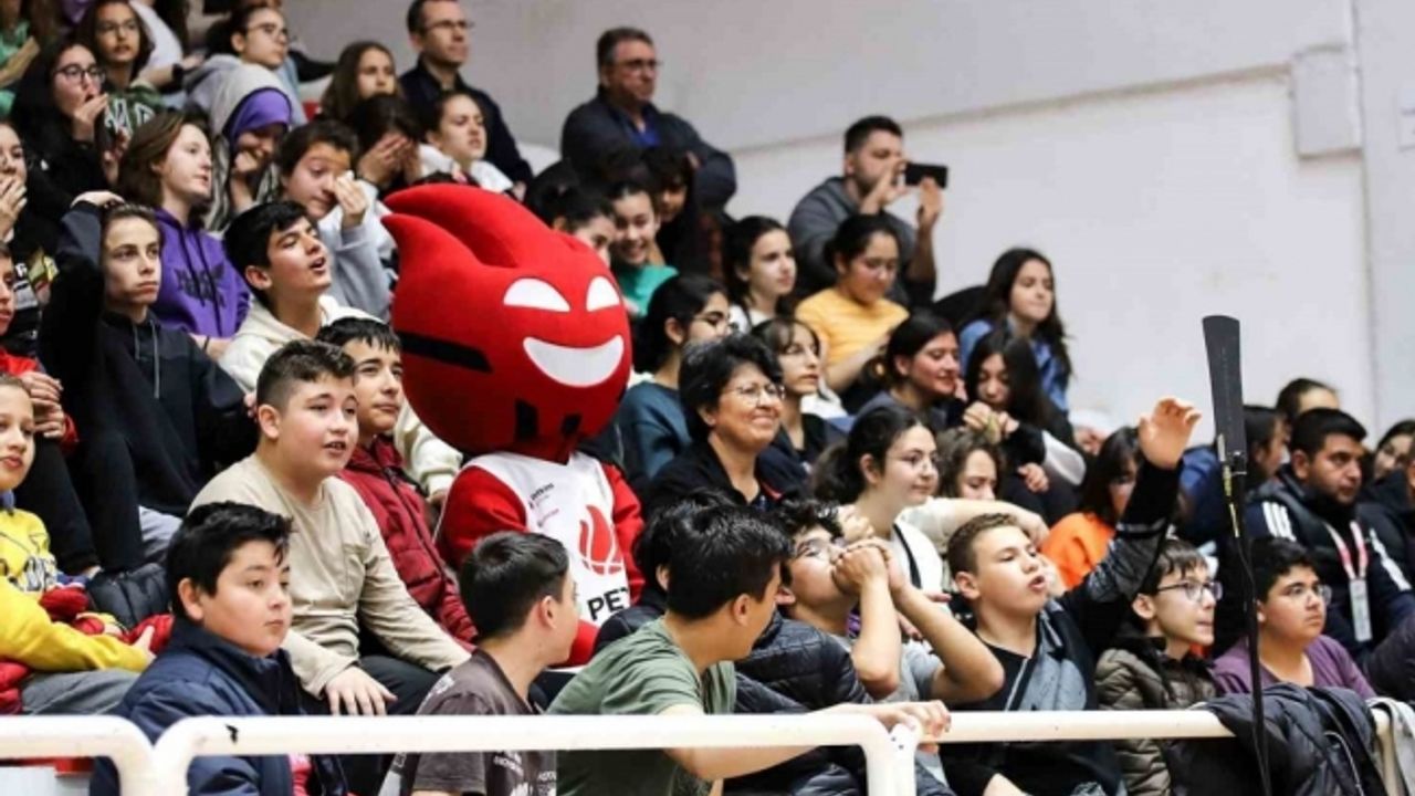 Aliağa Petkimspor, taraftarı önünde kazanmaya devam ediyor