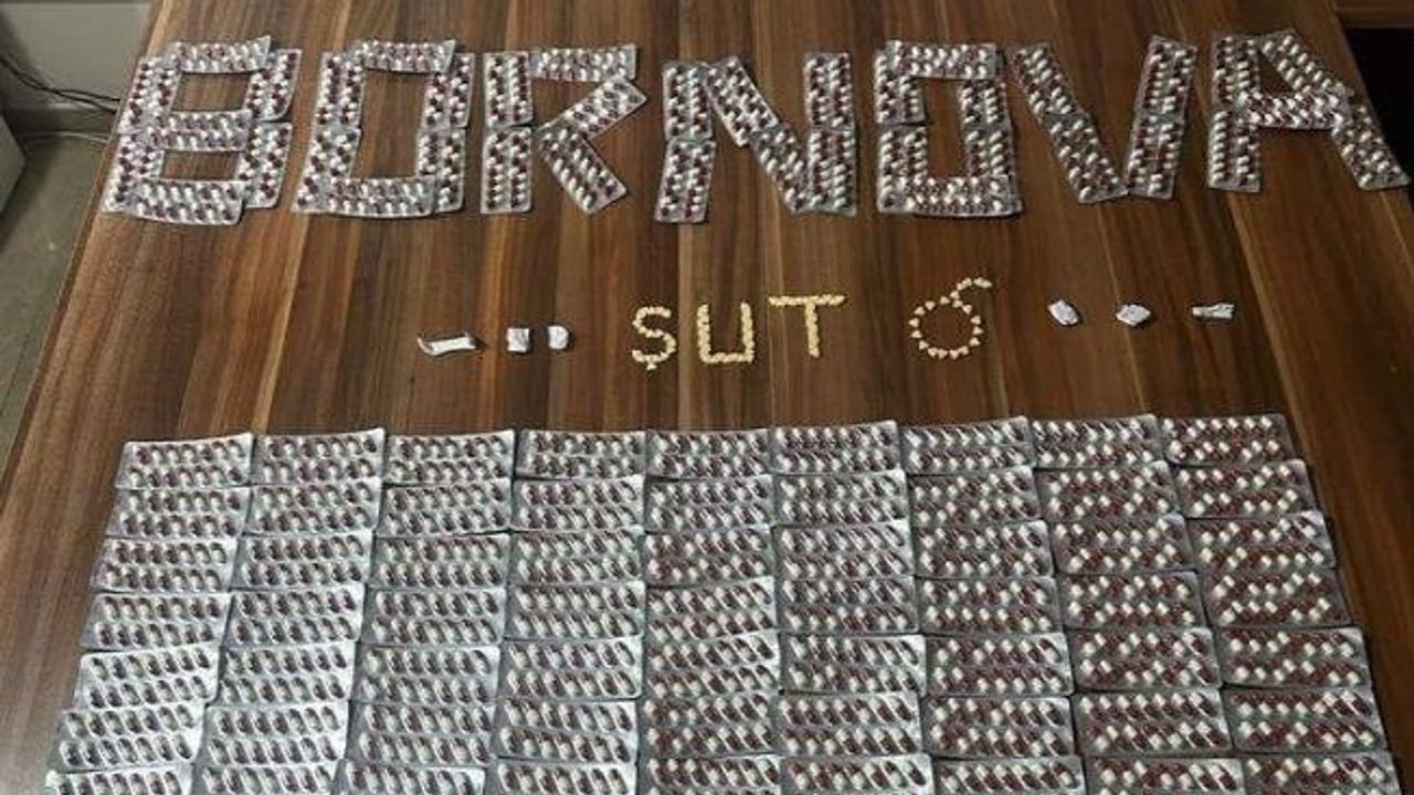 Taksici değil torbacı: Arama yapılan ticari taksiden çıkanlar şoke etti