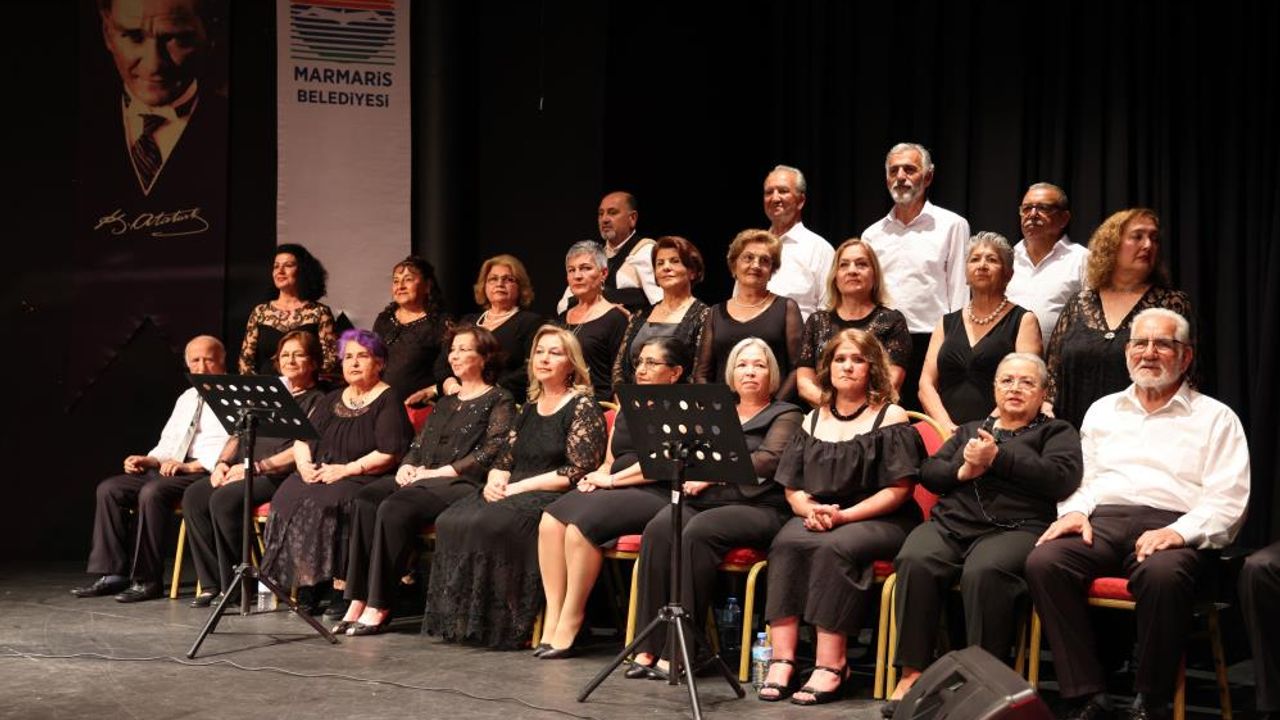 Tazelenme Üniversitesi Korosu’ndan halk müziği konseri