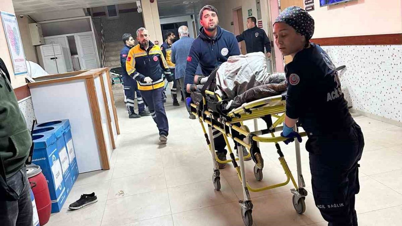 Buharkent’te husumetli aileler birbirine girdi: 7 yaralı