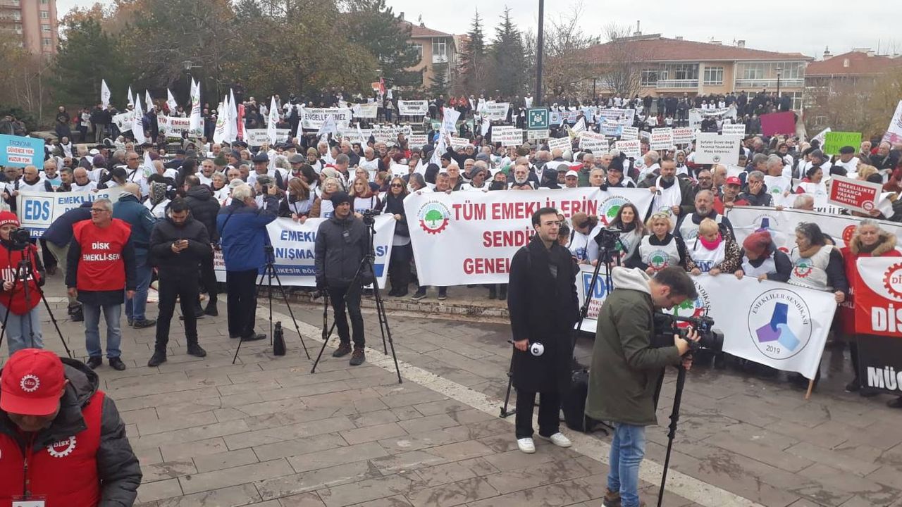 Didimli emekliler, "insanca yaşama yetecek ücret" talebiyle Ankara’daydı