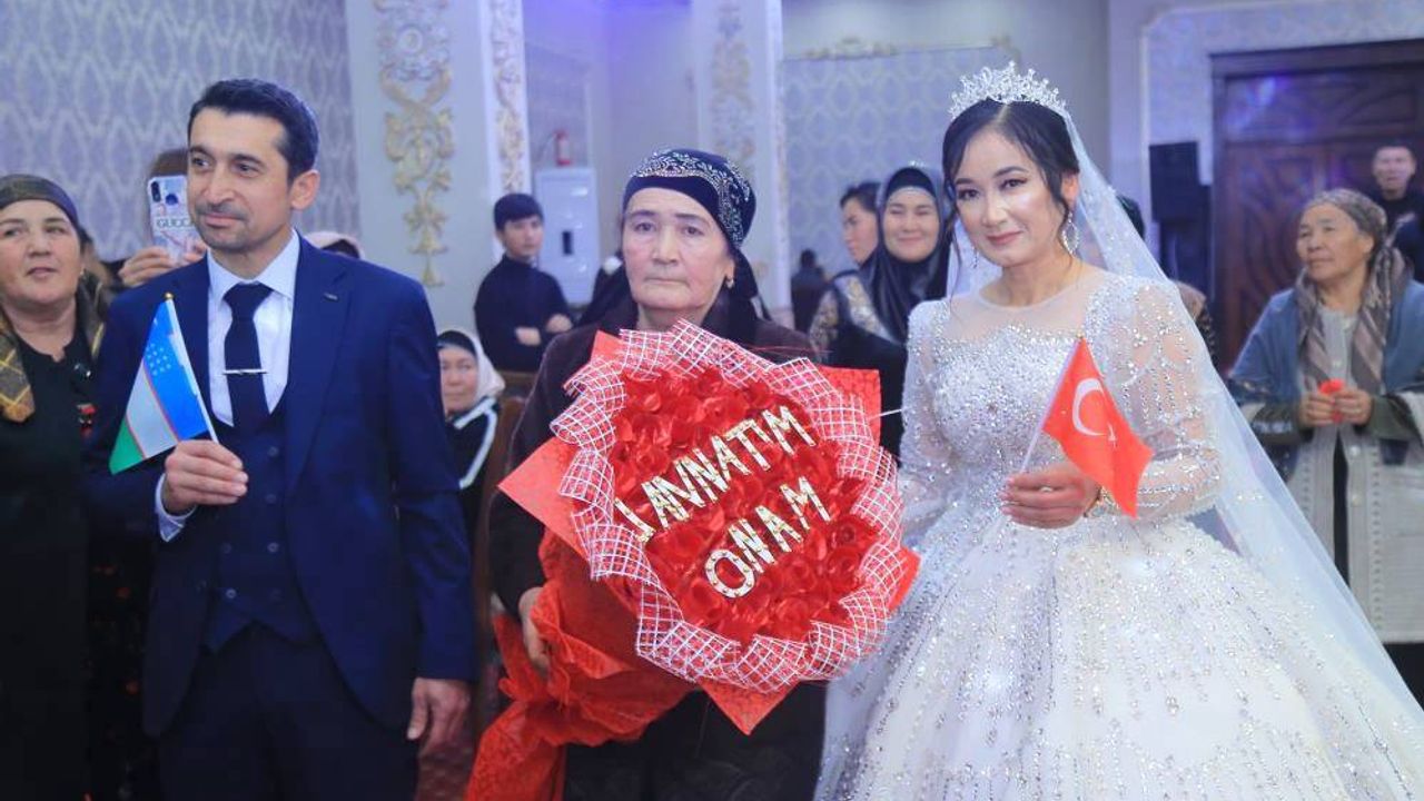 Didim'de tanıştılar Özbekistan'da evlendiler