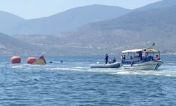 Bafa Gölü’ne düşen uçağı kurtarma çalışmalarına Jandarma destek veriyor