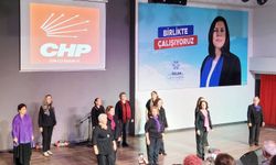 CHP’li kadınlar 25 Kasım için performans gösterisi sergiledi