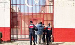 Efe­ler’de FETÖ’den Ara­nan 2 Hü­küm­lü Ya­ka­lan­dı