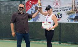 19 Mayıs Gençlik Haftası Tenis Turnuvası’nda Kıyasıya Mücadele