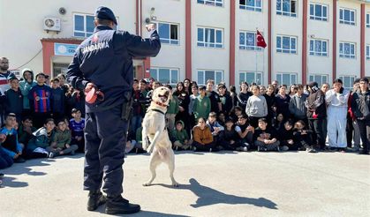 Jandarma ekipleri, öğrencilere deprem farkındalık eğitimi verdi