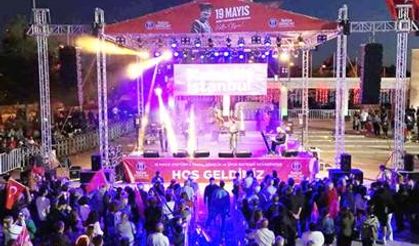 DİDİM’DE 19 MAYIS COŞ­KU­SU SO­KAK­LA­RA TAŞTI