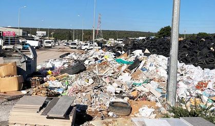 75 Yıl Sa­na­yi Si­te­si Çöp Ku­şat­ma­sı Al­tın­da: Didim’de De­ne­tim­siz­lik Do­ğa­yı Teh­dit Edi­yor