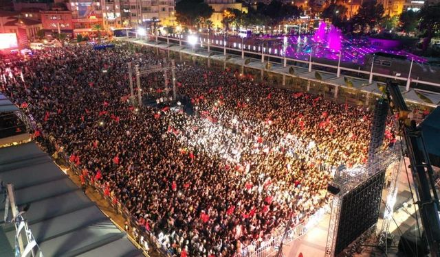 Son yılların en coşkulu gençlik konseri Aydın'da gerçekleşti