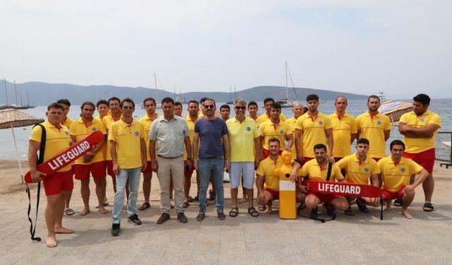 Belediye halk plajlarında görev alacak cankurtaranlar eğitim alıyor