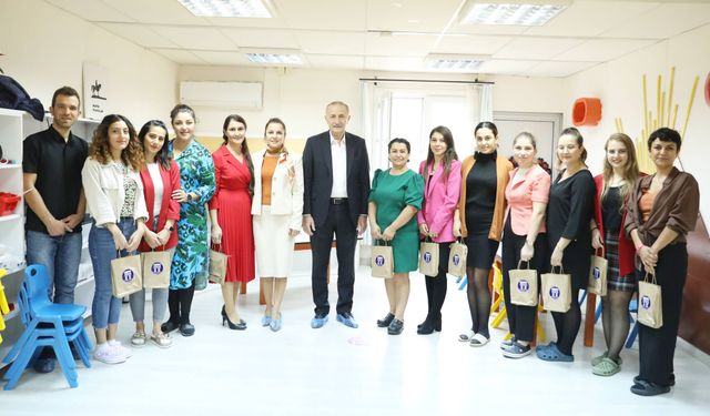 BAŞKAN ATABAY’DAN ÖĞRETMENLERE JEST