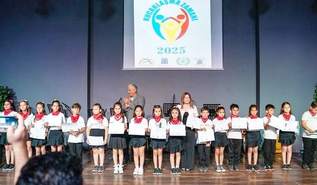 Didim’de “Ku­cak­laş­ma Za­ma­nı Pro­je­si”yle Top­lum­sal Da­ya­nış­ma Örnek Oldu