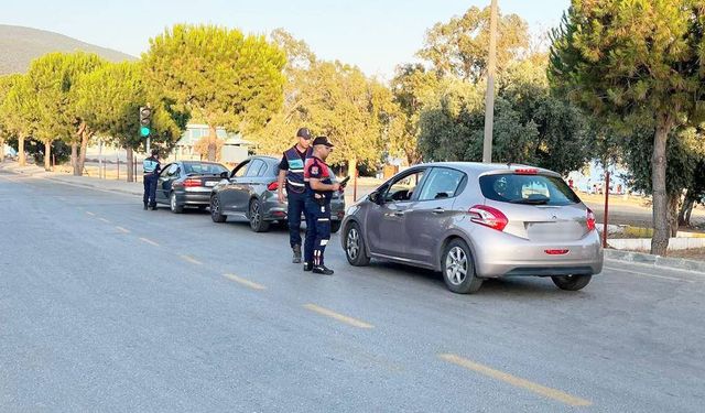Akbük'te Jan­dar­ma­dan Şok Uy­gu­la­ma: 206 Bin TL Ceza Ke­sil­di