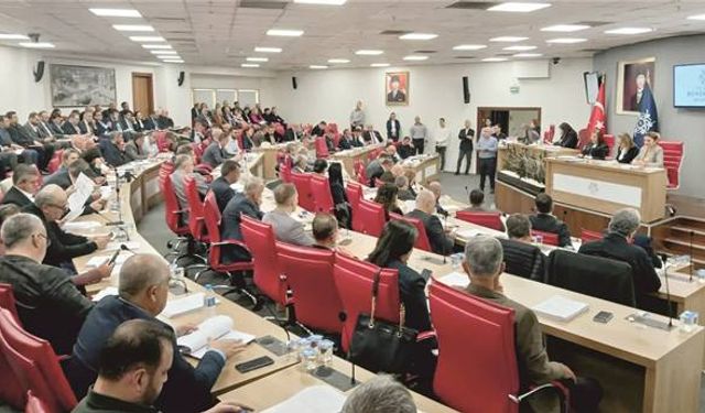 Bü­yük­şe­hir Mec­li­si Yine Er­te­len­di