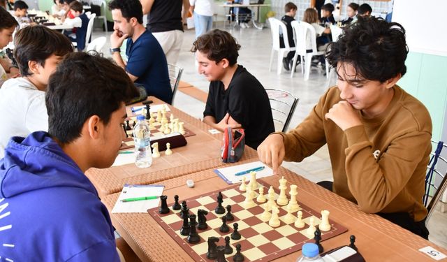 DİDİM’DE SAT­RANÇ TUR­NU­VA­SI HE­YE­CA­NI