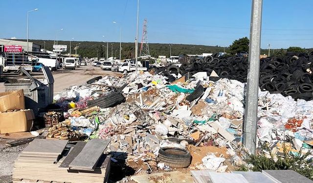 75 Yıl Sa­na­yi Si­te­si Çöp Ku­şat­ma­sı Al­tın­da: Didim’de De­ne­tim­siz­lik Do­ğa­yı Teh­dit Edi­yor