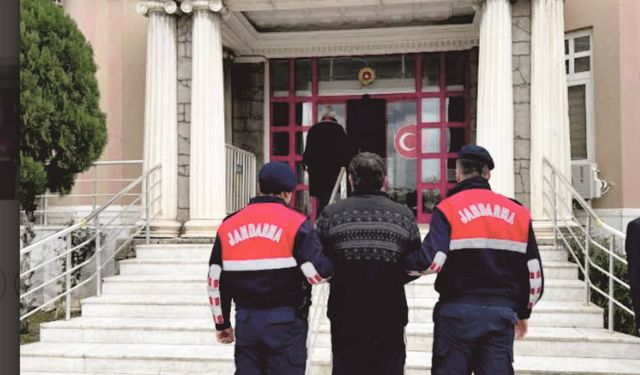 Didim’de Ara­nan Hü­küm­lü Jan­dar­ma Ope­ras­yo­nuy­la Ya­ka­lan­dı