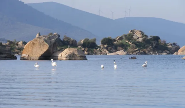 Bafa Gölü’nde Su Se­vi­ye­si Yük­sel­di: Ku­rak­lık İzleri Si­lin­di