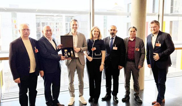 Didim Ti­ca­ret Odası Ber­lin’de Al­man­ya Par­la­men­to­su’nda Te­mas­lar­da Bu­lun­du