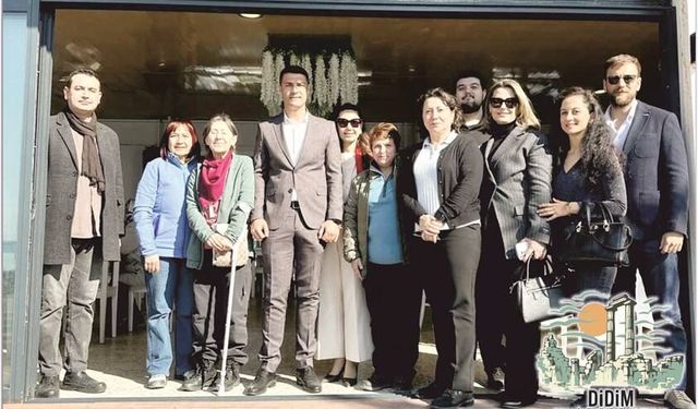 Didim Ru­me­li  Kül­tü­rü­nü Ya­şat­ma ve Da­ya­nış­ma  Der­ne­ği  Ba­ha­rın Müj­de­ci­si  Mar­te­niç­ka­la­rı  Dost­luk