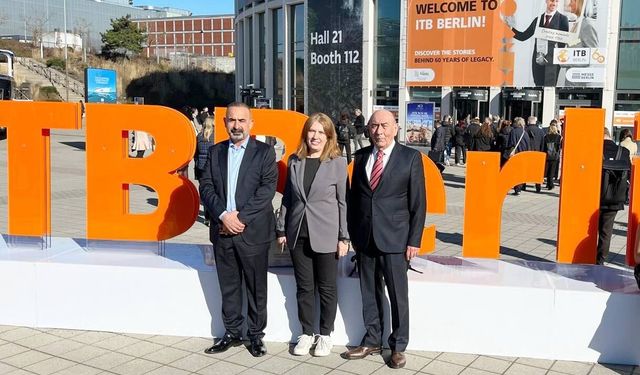 ITB Ber­lin Sa­va­şın Göl­ge­sin­de Açıl­dı