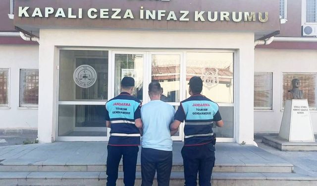 Didim’de Göç­men Ka­çak­çı­lı­ğı Ope­ras­yo­nu: 9 Dü­zen­siz Göç­men Ya­ka­lan­dı, Or­ga­ni­za­tör Tu­tuk­lan­dı