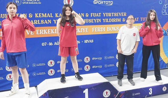 DİDİMLİ BOK­SÖR ELA­NUR AR­KA­DAŞ, TÜRKİYE ŞAMPİYONU OLDU