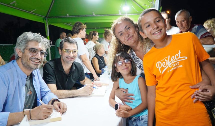 Yazarlar Festivali’nde gazetecilere yoğun ilgi