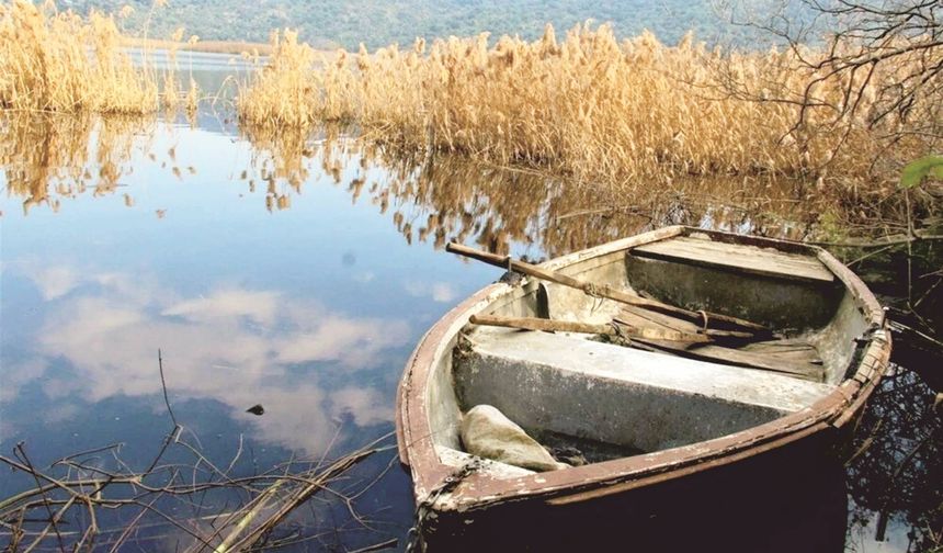 Azap Gölü Kuraklıkla Mücadele Ediyor