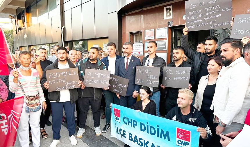 Esen­yurt Be­le­di­ye Baş­ka­nı Özer'in tu­tuk­lan­ma­sı­na Didim'de pro­tes­to edil­di