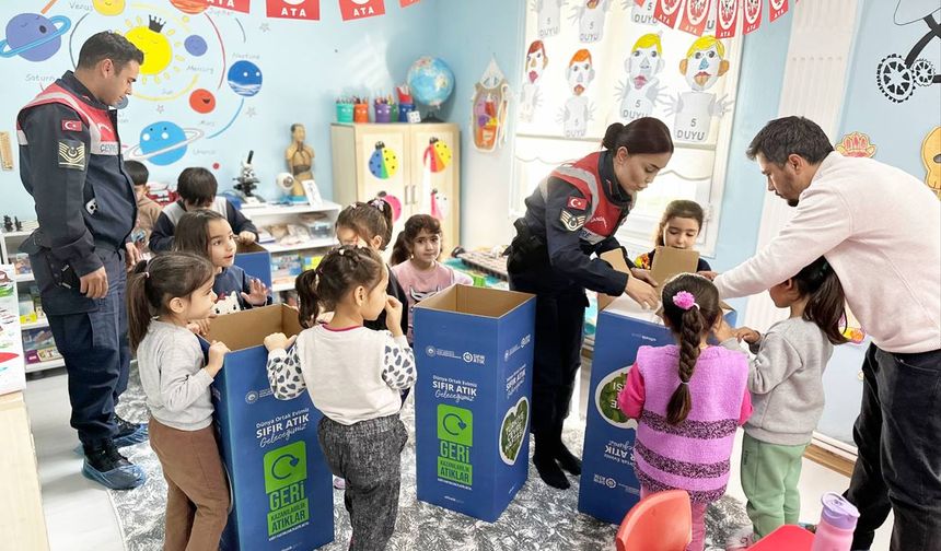 Aydın İl Jan­dar­ma Ko­mu­tan­lı­ğı ve  Didim İlçe Jan­dar­ma Ko­mu­tan­lı­ğı  Balat İlköğ­re­tim öğ­ren­ci­le­ri  çevre