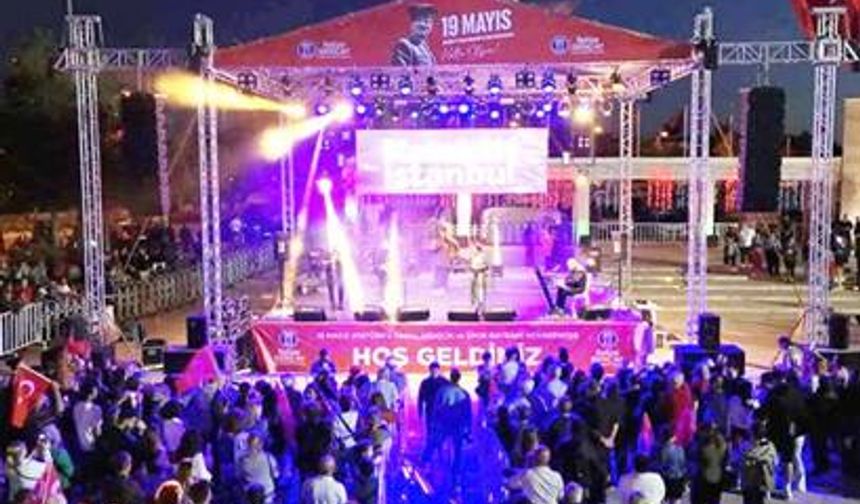 DİDİM’DE 19 MAYIS COŞ­KU­SU SO­KAK­LA­RA TAŞTI