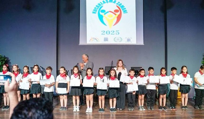 Didim’de “Ku­cak­laş­ma Za­ma­nı Pro­je­si”yle Top­lum­sal Da­ya­nış­ma Örnek Oldu