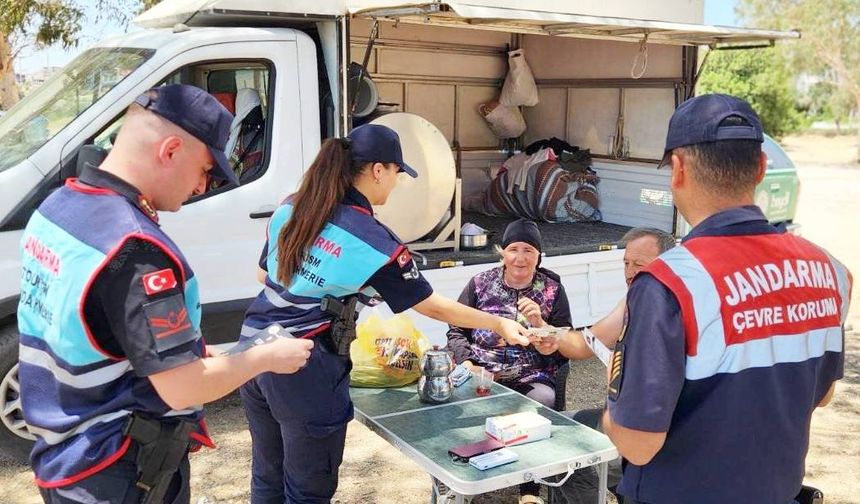 Didim Jan­dar­ma­sın­dan Orman Yan­gın­la­rı­na Karşı Bil­gi­len­dir­me Fa­ali­ye­ti
