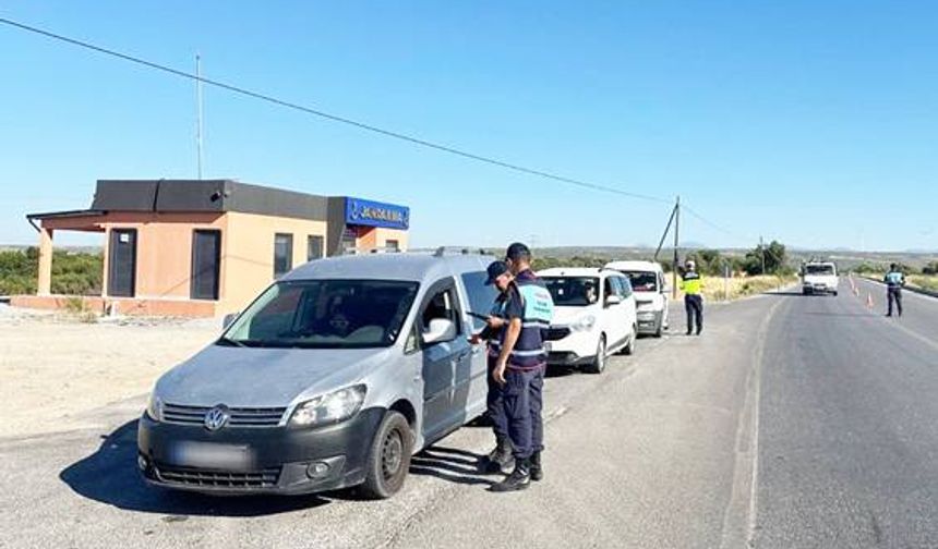 Didim’de Ha­va­dan Tra­fik De­ne­ti­mi: 127 Araç Kont­rol Edil­di