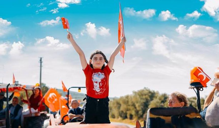 AKKÖY’DE CUM­HURİYET BAY­RA­MI KON­VO­YU COŞ­KU­SU