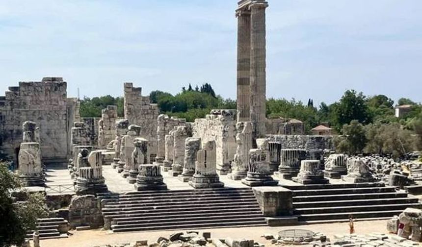 Apol­lon Ta­pı­na­ğına yılın ilk on ayın­da 85 bin 730 zi­ya­ret­çi