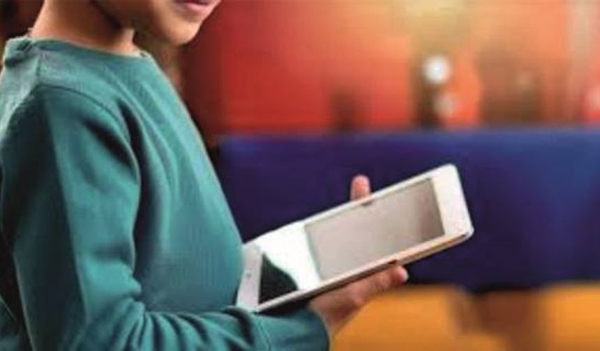 15 Yaş Al­tı­na Sos­yal Medya Freni: Kim­lik Doğ­ru­la­ma­sı Zo­run­lu Olu­yor