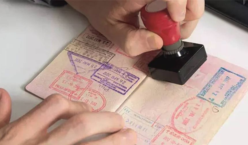 Sahte Vize Si­te­le­riy­le 1,7 Mil­yon TL’lik Vur­gun: 12 Kişi Tu­tuk­lan­dı