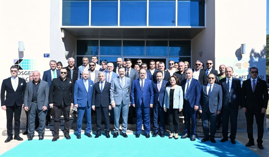 Tür­ki­ye Oda­lar ve Bor­sa­lar Bir­li­ği Baş­ka­nı Rifat Hi­sar­cık­lı­oğ­lu Oda­mı­zı zi­ya­ret etti.