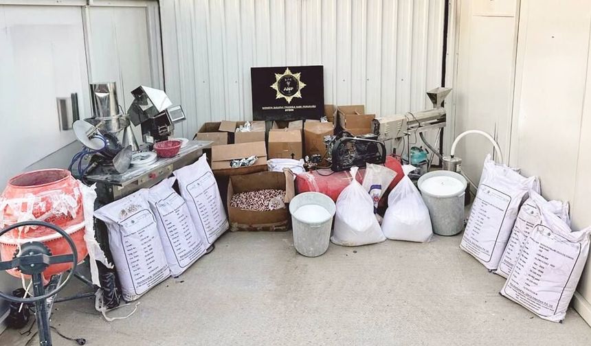 Aydın’da Dev Sen­te­tik Ecza Ope­ras­yo­nu: 3 Tu­tuk­la­ma