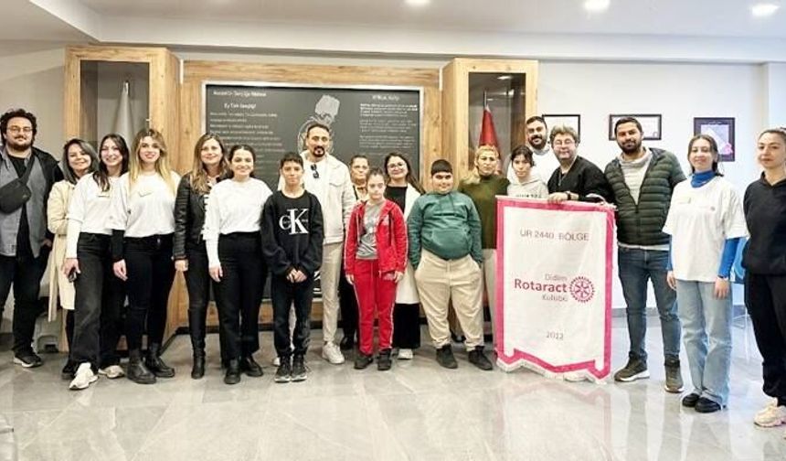 Didim Ro­ta­ract’tan An­lam­lı Proje: “Renk­li Hal­ler” Ço­cuk­la­rın Ha­ya­tı­na Do­kun­du