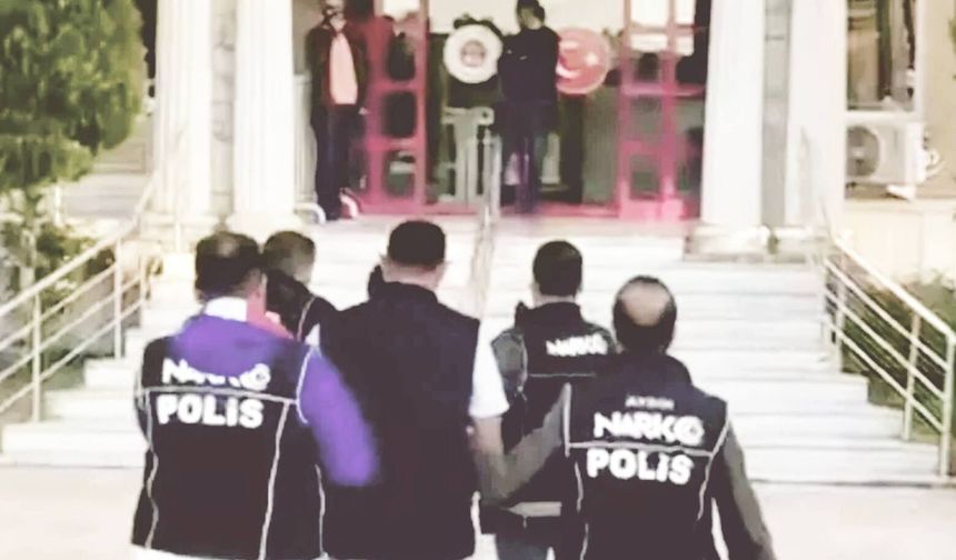 Didim Açık­la­rın­da Nefes Kesen Ope­ras­yon: 186 Ki­log­ram Uyuş­tu­ru­cu Ele Ge­çi­ril­di