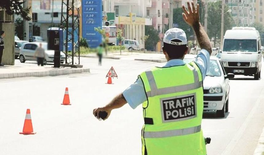 NİSAN AYIN­DA  157 BİN ARAÇ  DE­NET­LENDİ:  736 KAZA,  3 CAN KAYBI