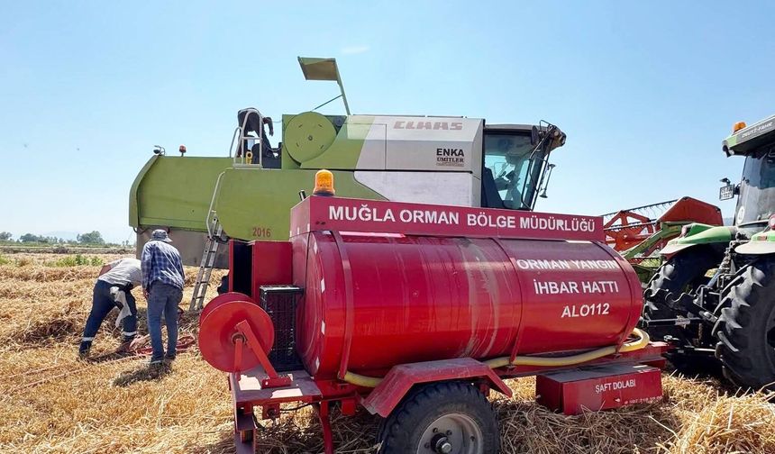 Ak­ye­ni­köy’de Buğ­day Tar­la­sın­da Çıkan Yan­gın Fe­la­ke­te Dö­nüş­me­den Sön­dü­rül­dü