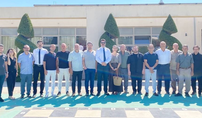 Adm Elekt­rik muh­tar­lar­la bu­lu­şu­yor