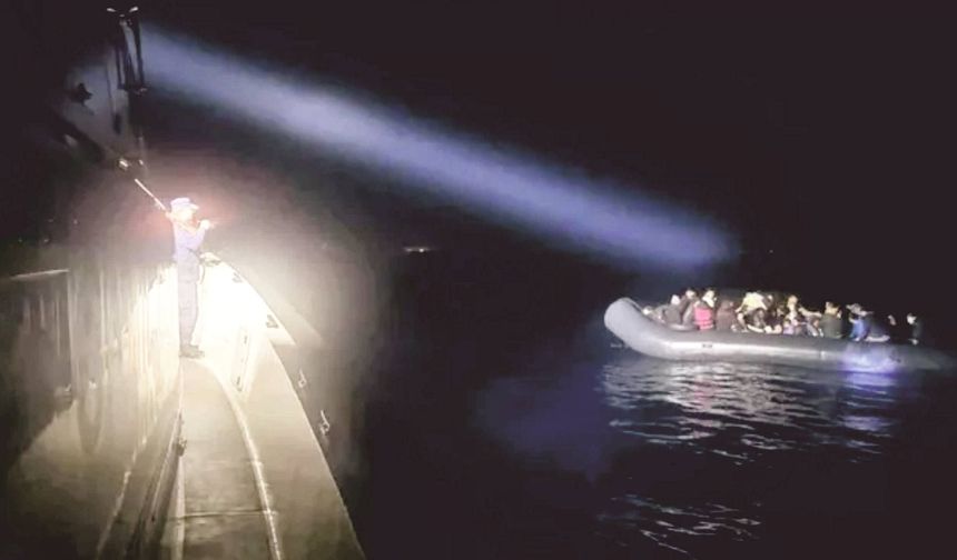 DİDİM AÇIK­LA­RIN­DA 40 DÜ­ZENSİZ GÖÇ­MEN YA­KA­LAN­DI: 19’U ÇOCUK