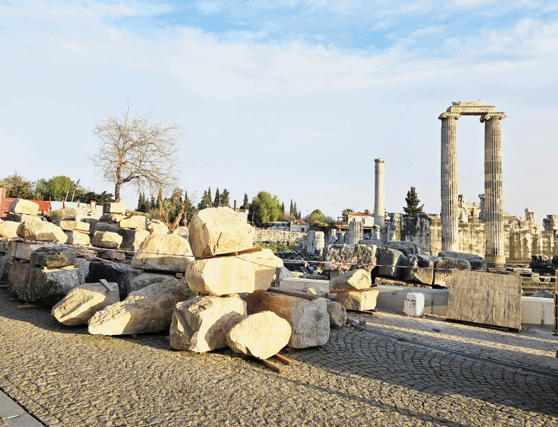 Didim Apollon Tapınağı Bakımda: Gece Ziyaretleri İçin Heyecanlı Bekleyiş